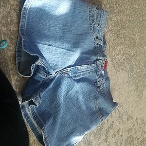 Levi low rise jean shorts